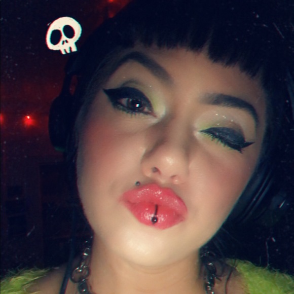 Meet your Posher, Kandii - Picture 4 of 6